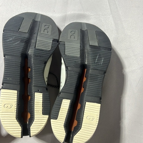 On running cloudnova white pecan M8 - Picture 5 of 12